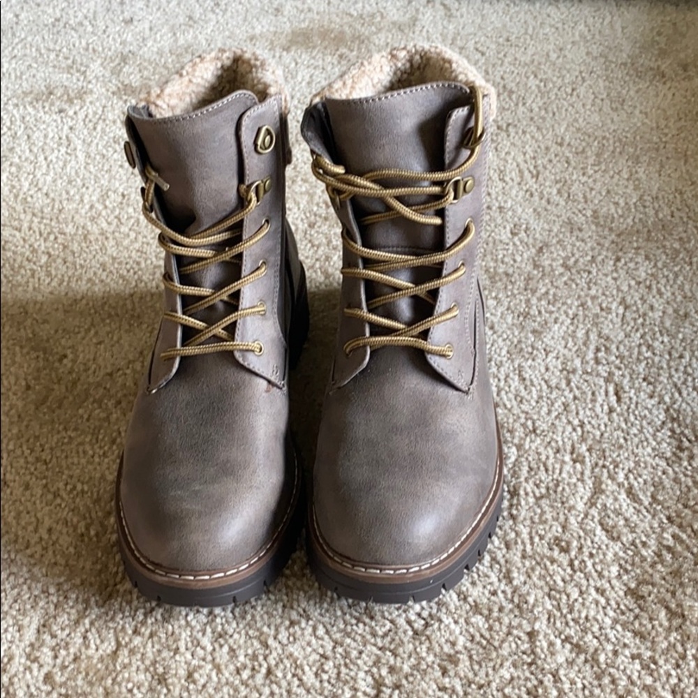 Size 9 Boot